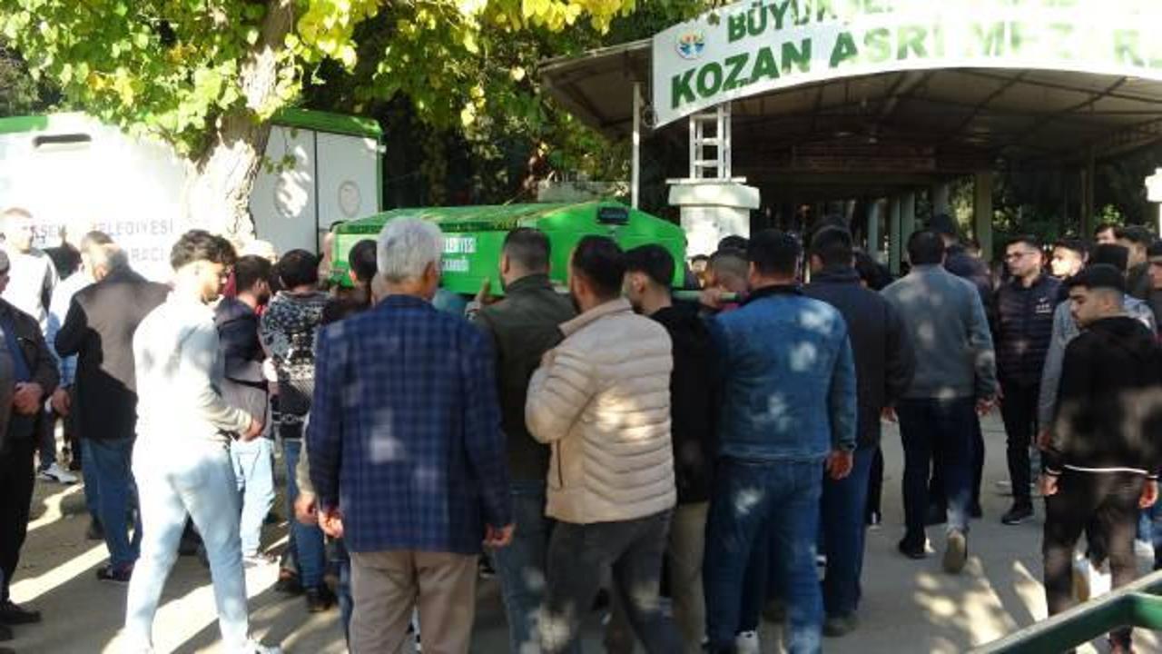 Adana'da 17 yaşındaki genç katil olurken, 19 yaşındaki genç toprağa verildi!