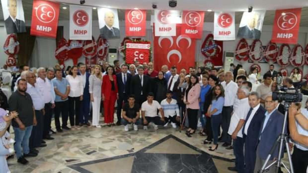 Adana'da 350 kişi törenle MHP'ye katıldı