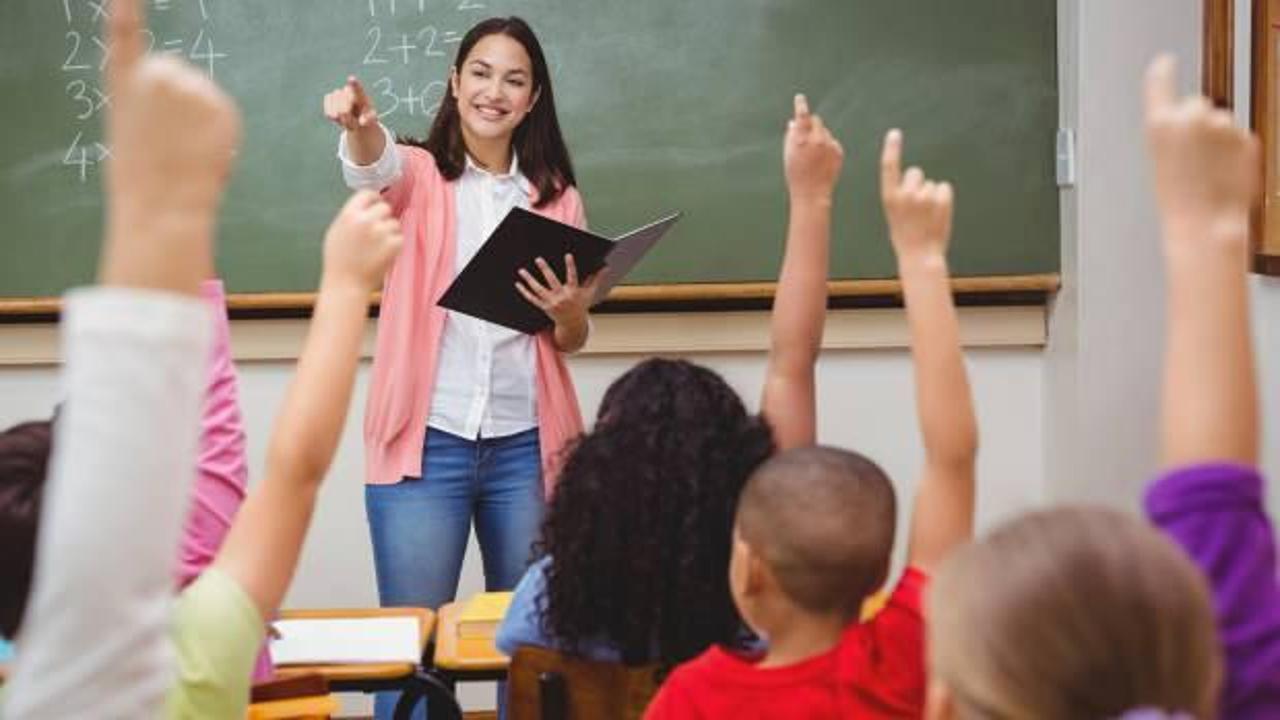 Aday öğretmenler de dahil edildi! Öğretmenlik kariyer basamakları Resmi Gazete'de