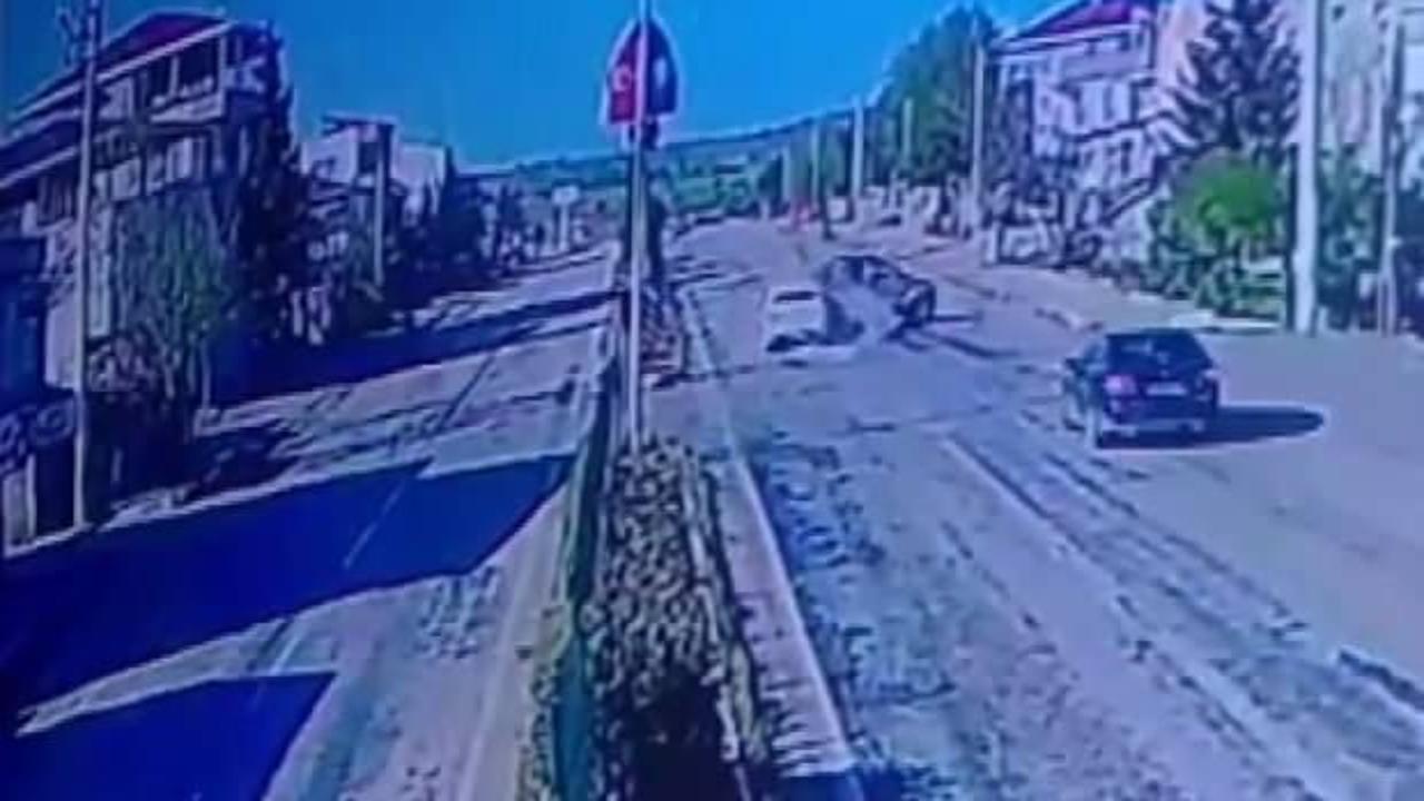 Adıyaman'da 2 otomobil böyle çarpıştı: 6 yaralı