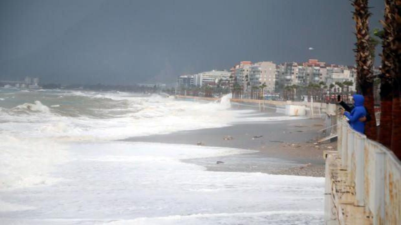 AFAD'dan Antalya ve Manisa açıklaması
