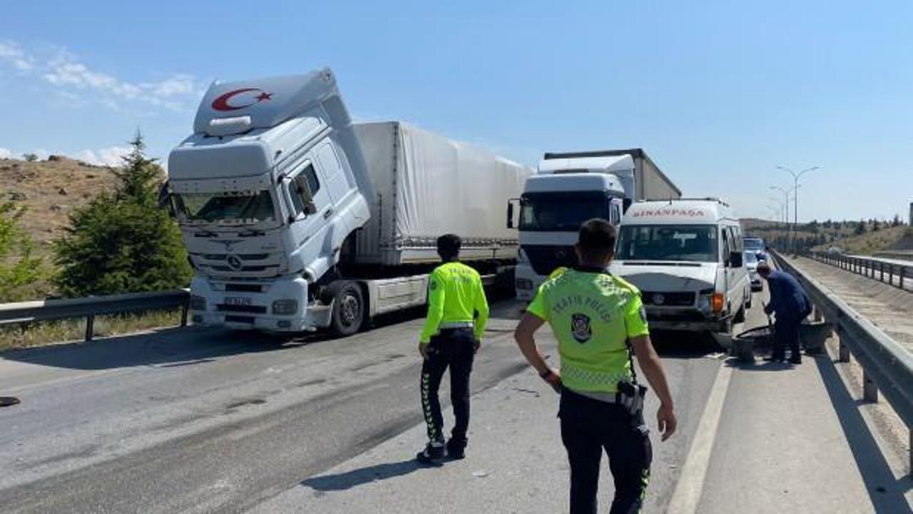 Afyonkarahisar’da feci kaza: Çok sayıda yaralı var