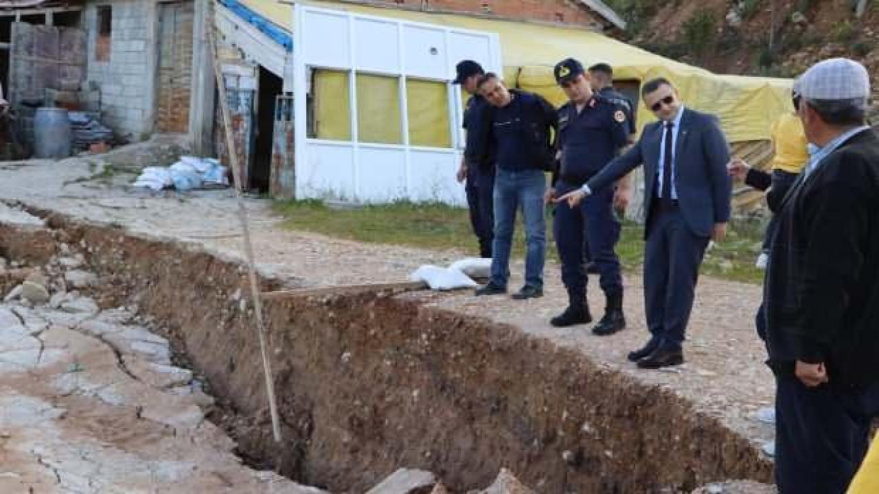 Afyonkarahisar'da heyelan riski: 5 ev boşaltıldı