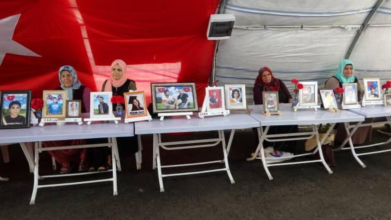Ailelerin şanlı direnişi bin 15'inci gününde