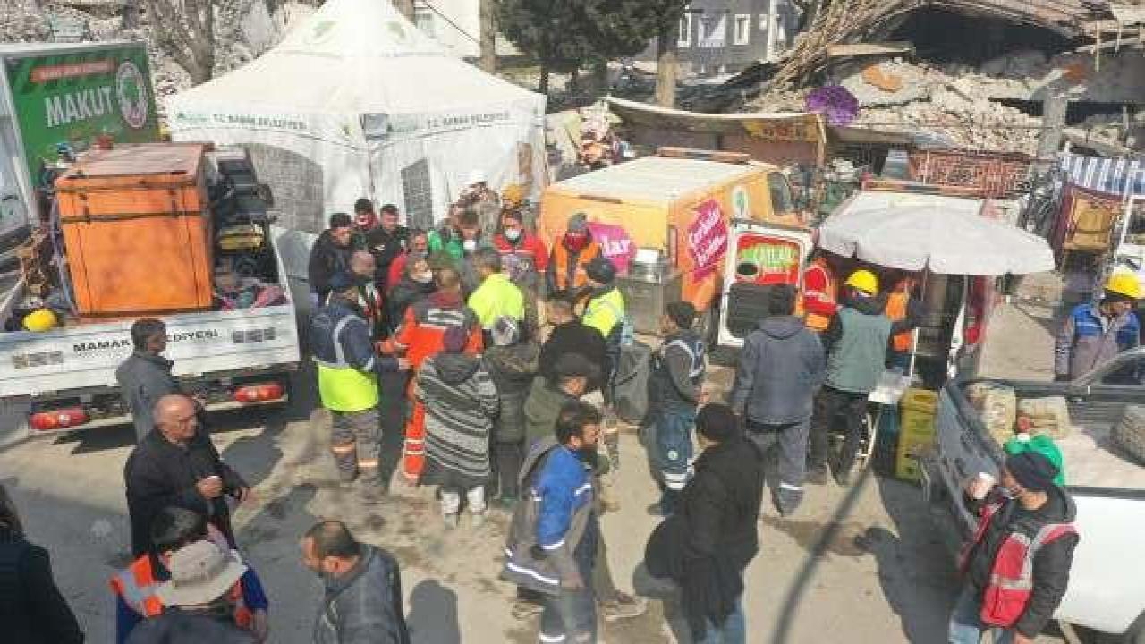 'AK gönüllüler' canlı başla mücadele ediyor