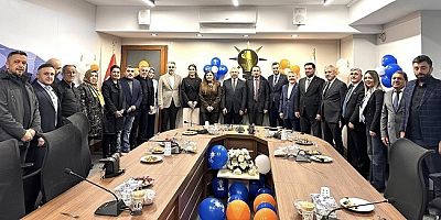 AK Parti Ataşehir’de Bayramlaşma Coşkusu: Teşkilat Tek Yürek Oldu
