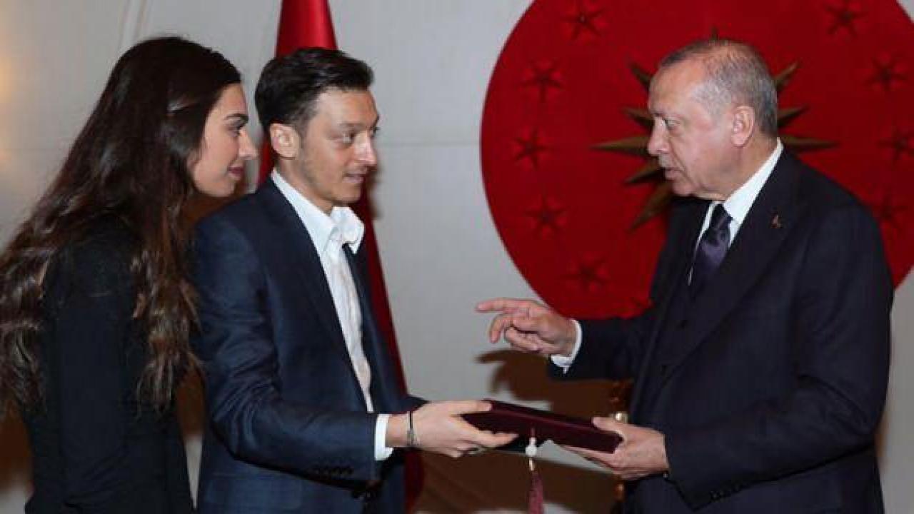 AK Parti'de Mesut Özil sürprizi