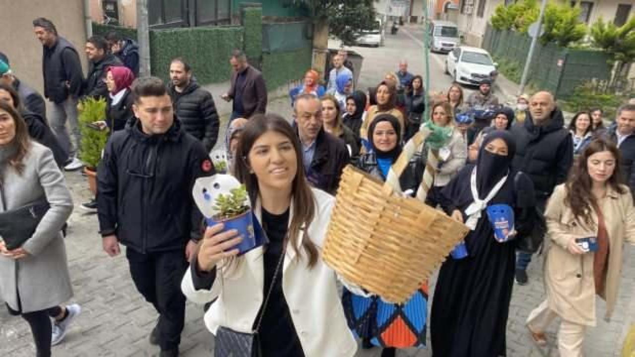 AK Partili aday Ayaydın, Eyüpsultan’da sevgi yürüyüşüne katıldı