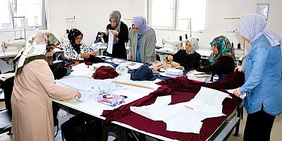 Akademi Ümraniye’de Kumaşlar Sanata Dönüşüyor
