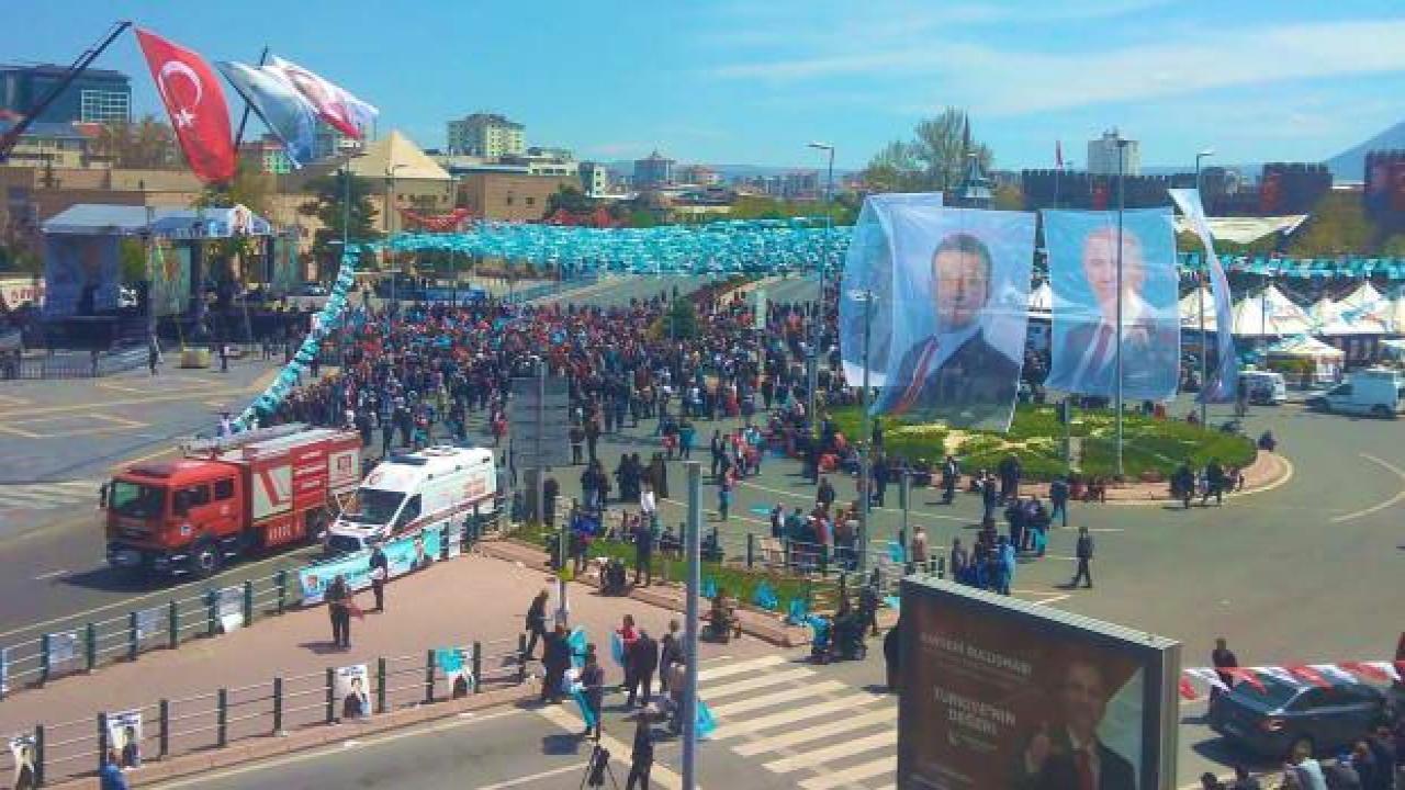 Akeşener'e soğuk duş: Miting alanı yine boş kaldı