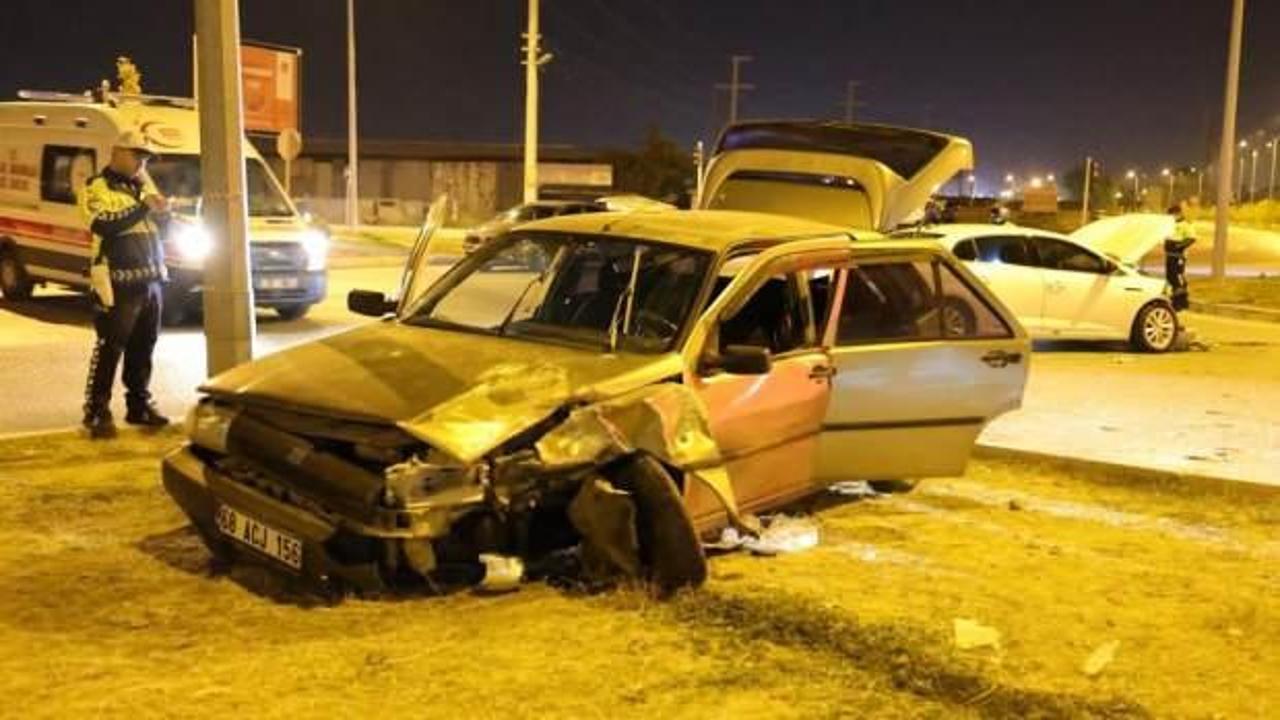 Aksaray'da 2 otomobil çarpıştı: 2'si çocuk 7 yaralı