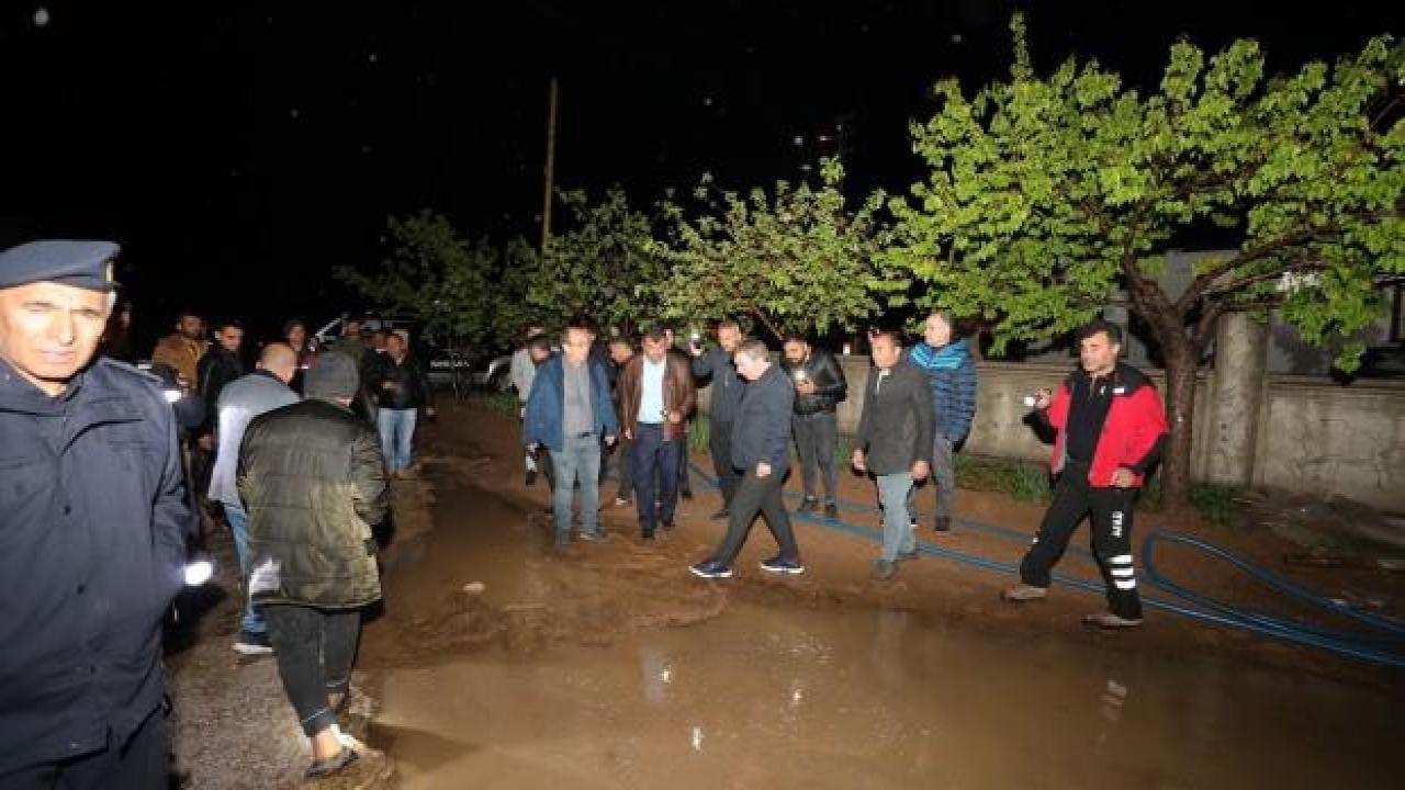 Aksaray’da sağanak, su baskınlarına neden oldu
