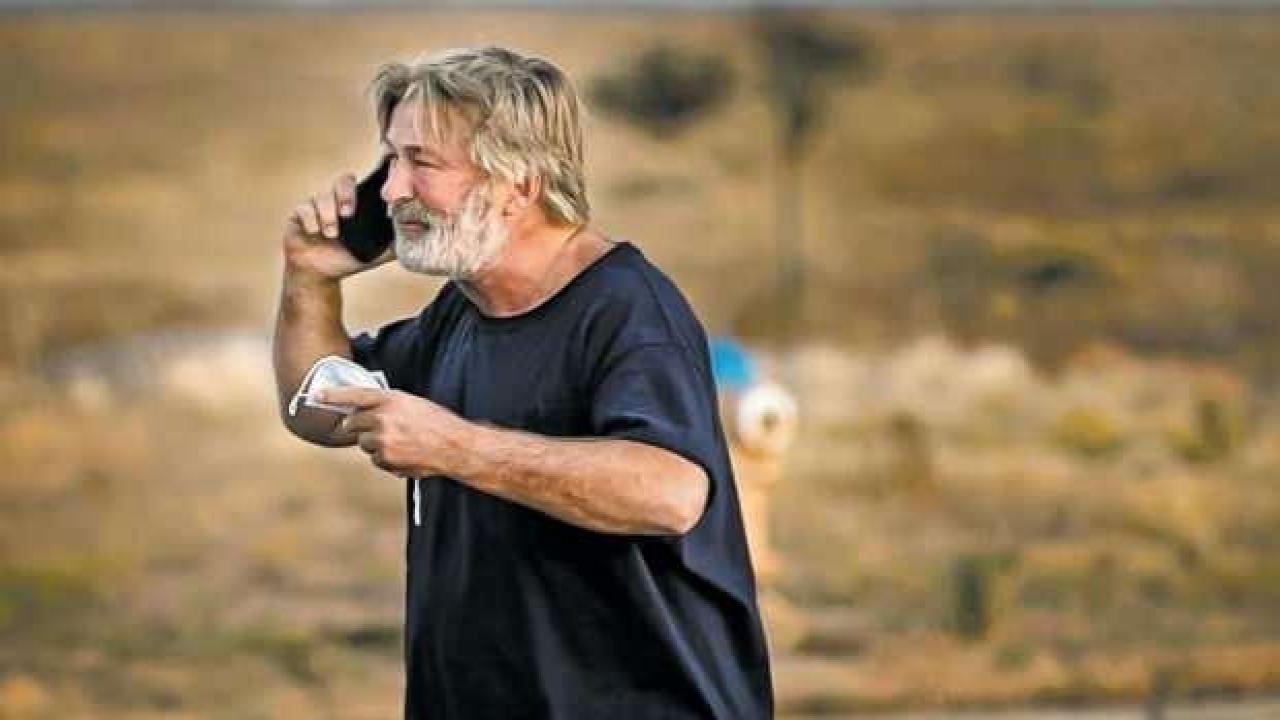 Alec Baldwin film setindeki kaza için “kasıtsız adam öldürme”yle suçlanacak