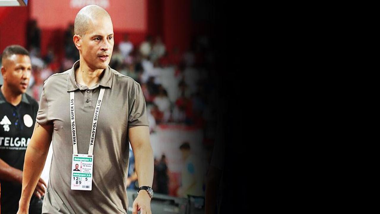 Alex de Souza ile yollar ayrıldı!