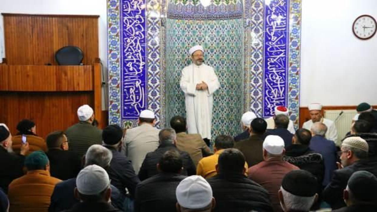 Ali Erbaş: Müjdeleyerek, yavrum 'namaz ne kadar büyük bir ibadet' diyelim