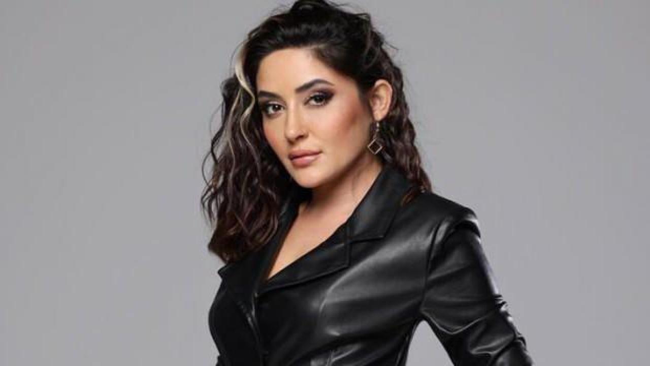 Ali Kınık’tan Melek Mosso’ya gönderme!