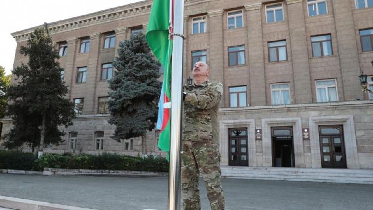 Aliyev, Hankendi ve Hocalı'da Azerbaycan bayrağını göndere çekti