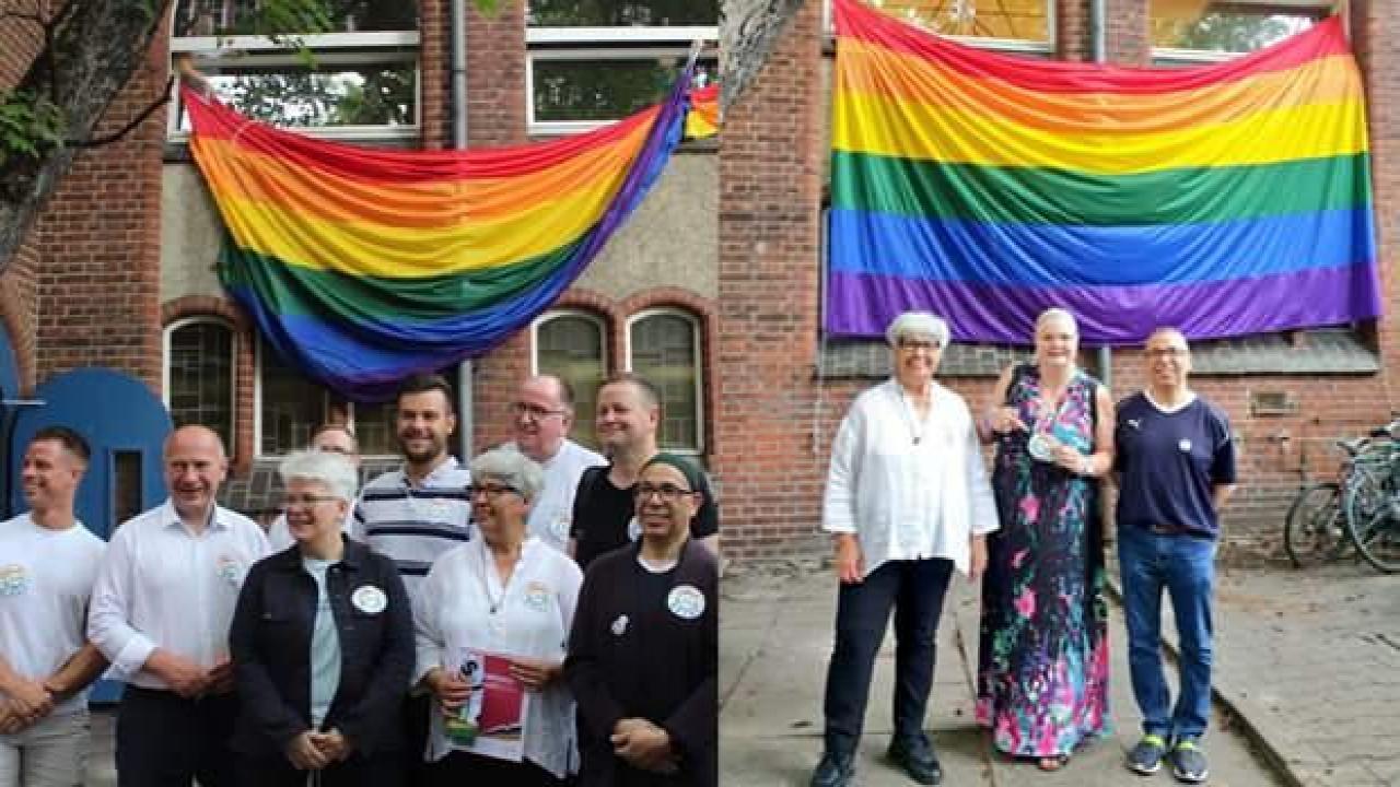 Almanya'daki sözde camide LGBT rezaleti
