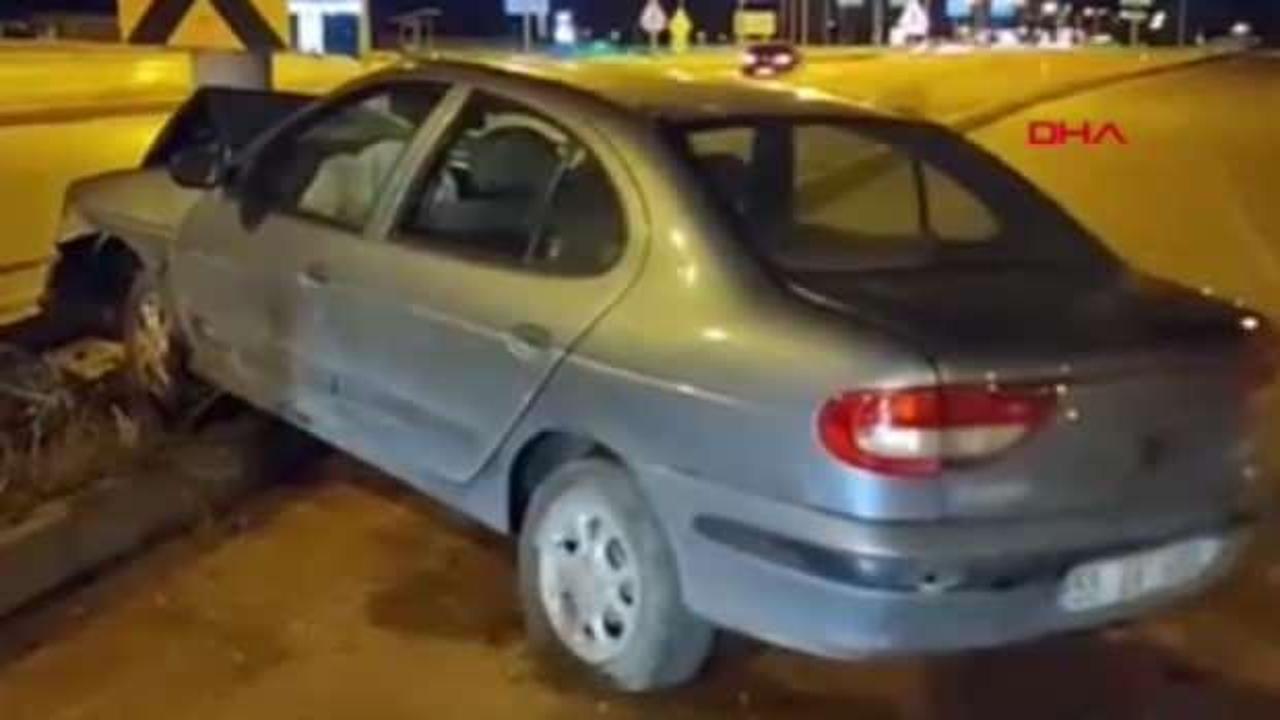 Amasya’da otomobil aydınlatma direğine çarptı: 2 yaralı