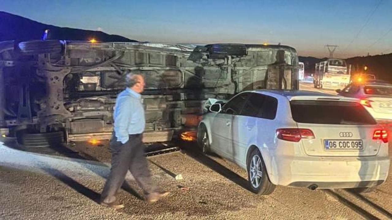 Amasya'da otomobil ile minibüsün çarpıştığı feci kaza: 17 kişi yaralandı