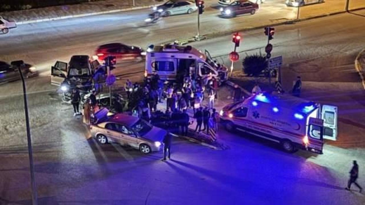 Ambulans ile cipin karıştığı kazada 9 kişi yaralandı