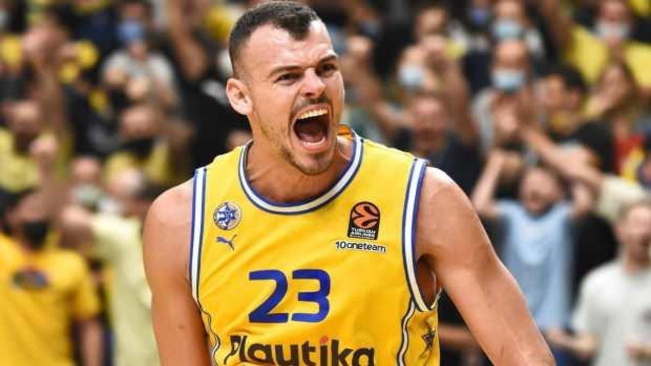 Anadolu Efes, Ante Zizic'i kadrosuna kattı