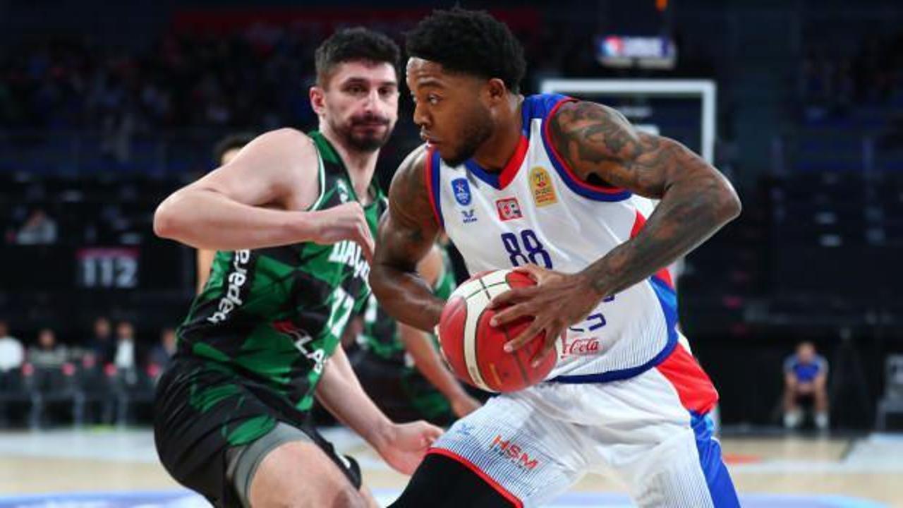 Anadolu Efes, Barcelona'yı konuk edecek