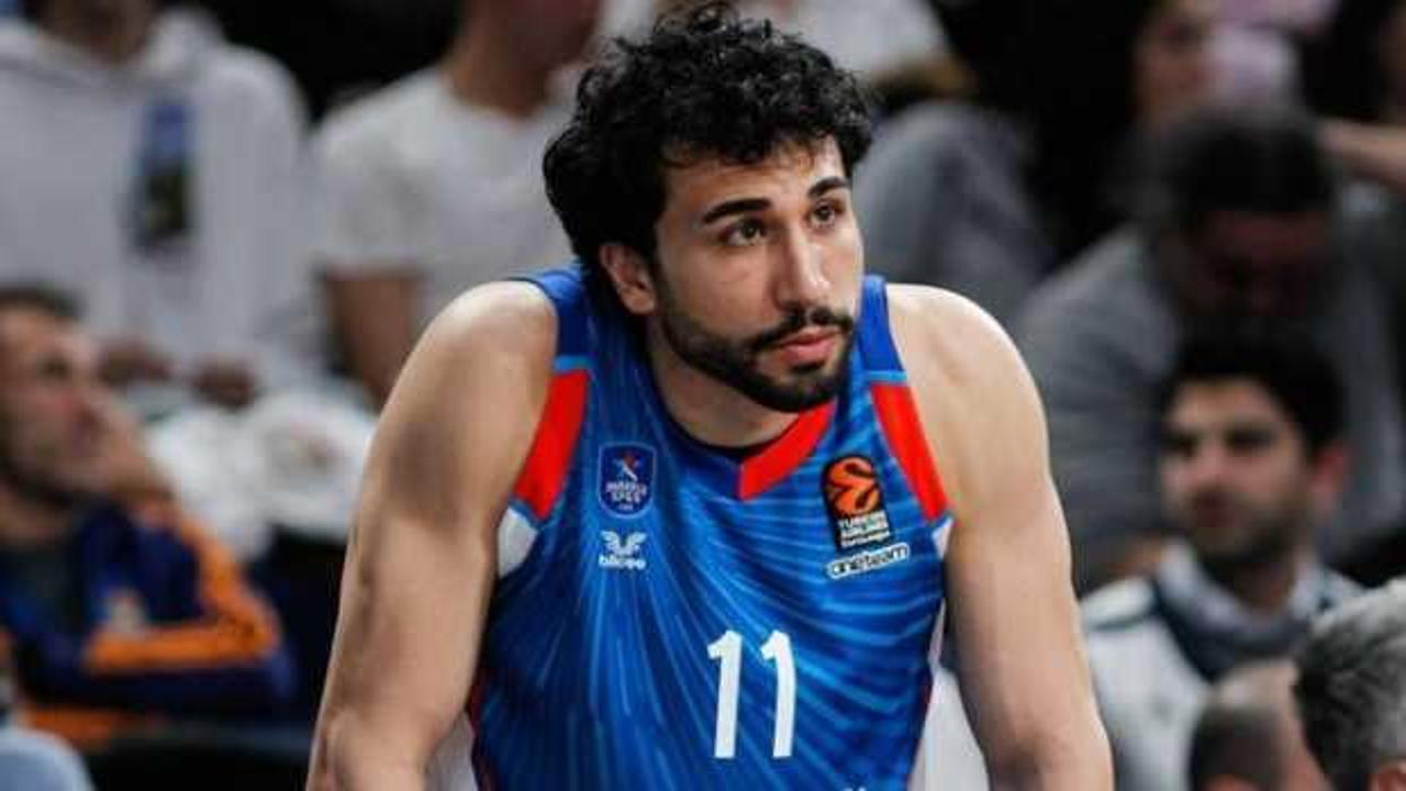 Anadolu Efes'ten, Fenerbahçe Beko'ya transfer!