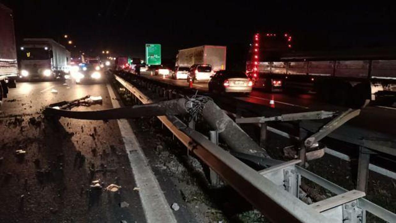 Anadolu Otoyolu'nun Kocaeli kesimindeki trafik kazası ulaşımı aksattı