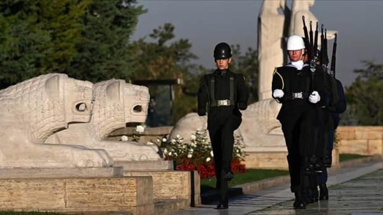 Anıtkabir'in özel askerleri: Saygı nöbetçileri