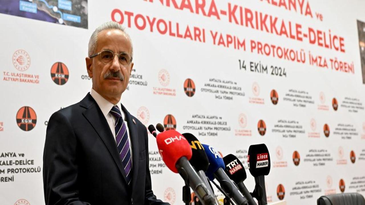 Ankara-Kırıkkale-Delice ve Antalya-Alanya otoyol projelerinin yapımı için imzalar atıldı