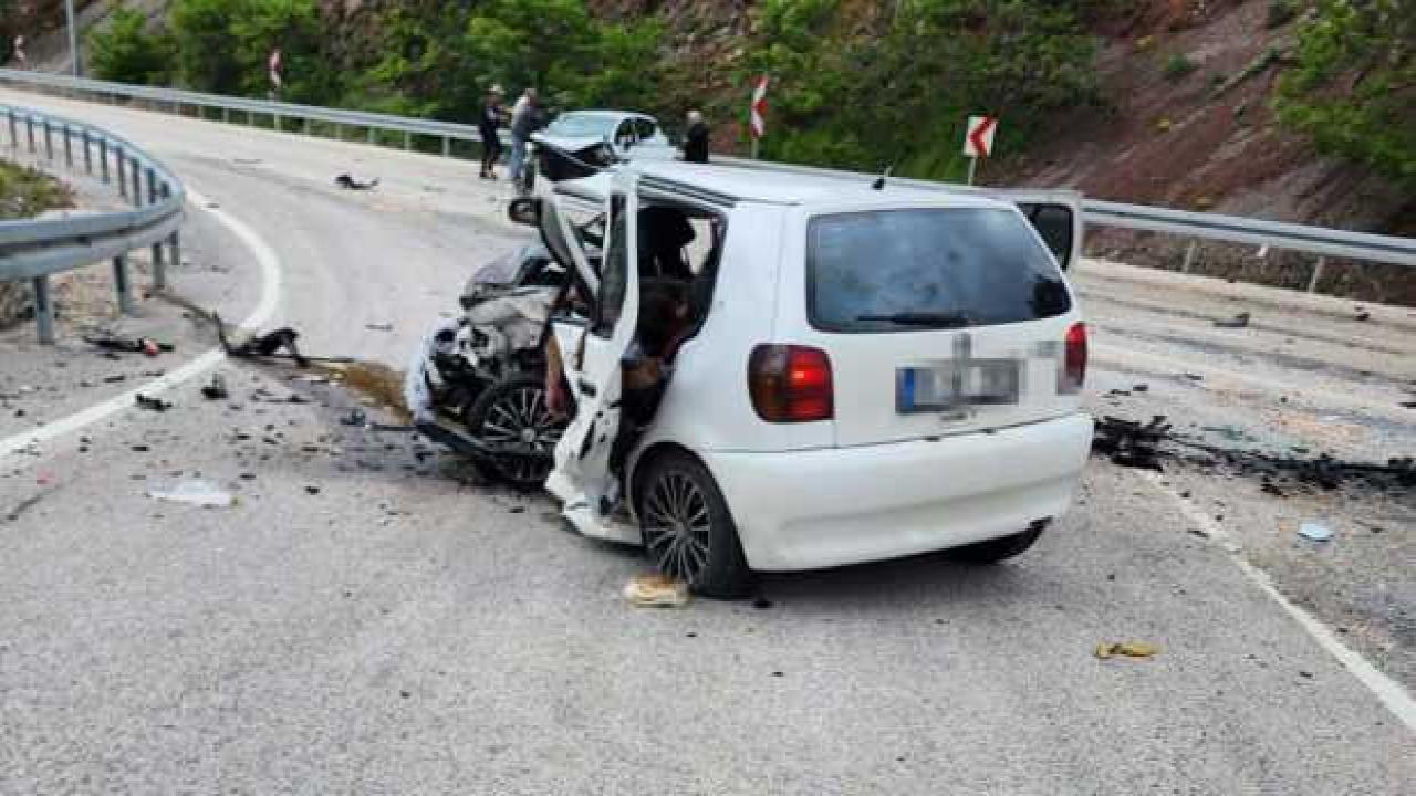 Ankara'da feci kaza: 3 ölü, 4 yaralı