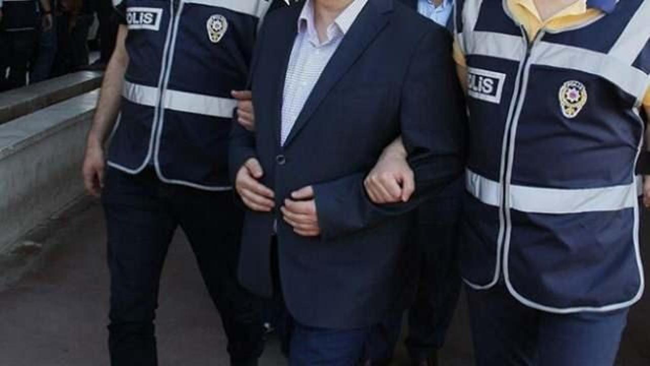 Ankara'da FETÖ'cü eski komiser saklandığı gizli bölmede yakalandı