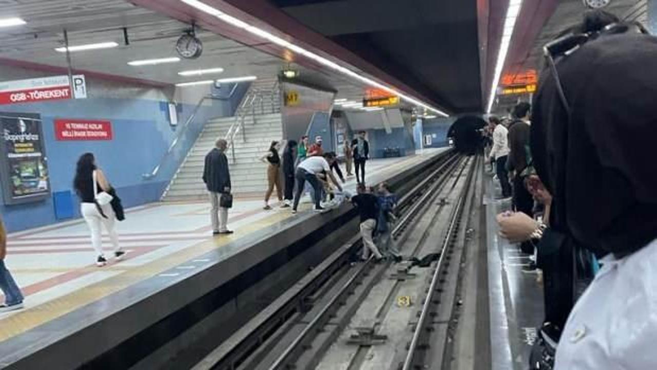 Ankara'da metro raylarına düşen kadın kurtarıldı