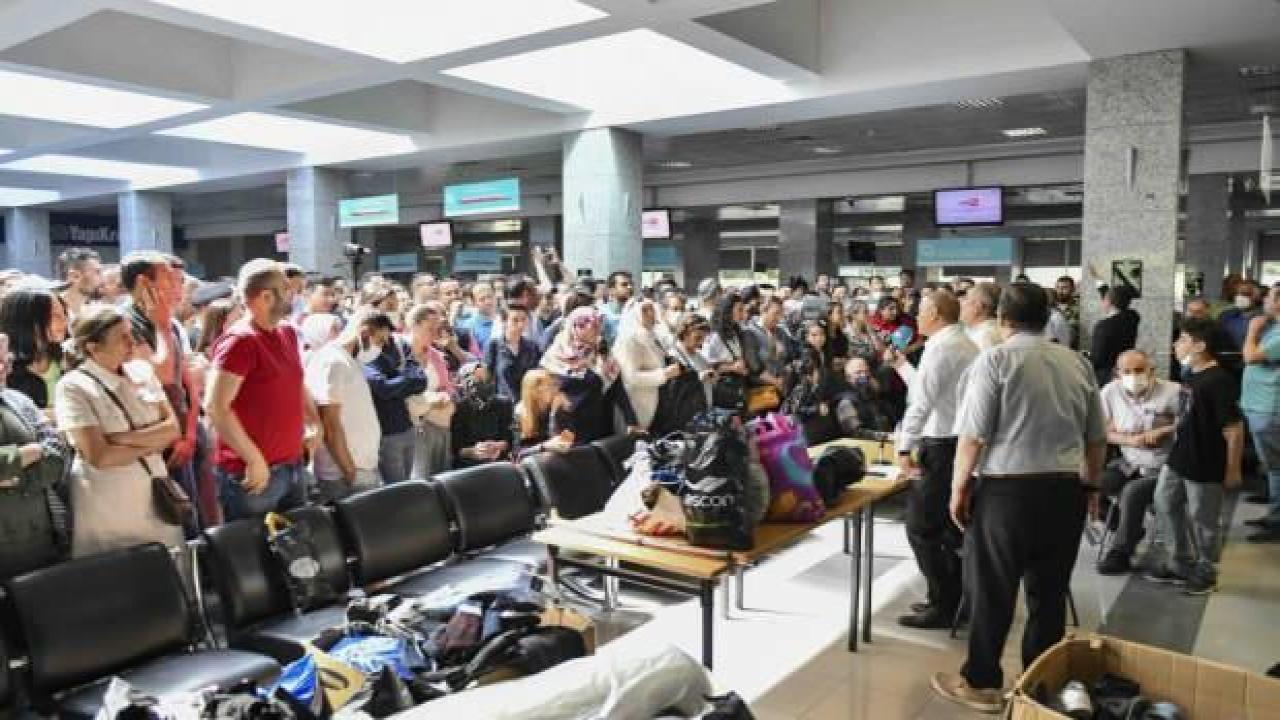 Ankara'da toplu taşıma araçlarında unutulan eşyalar satışa sunuldu