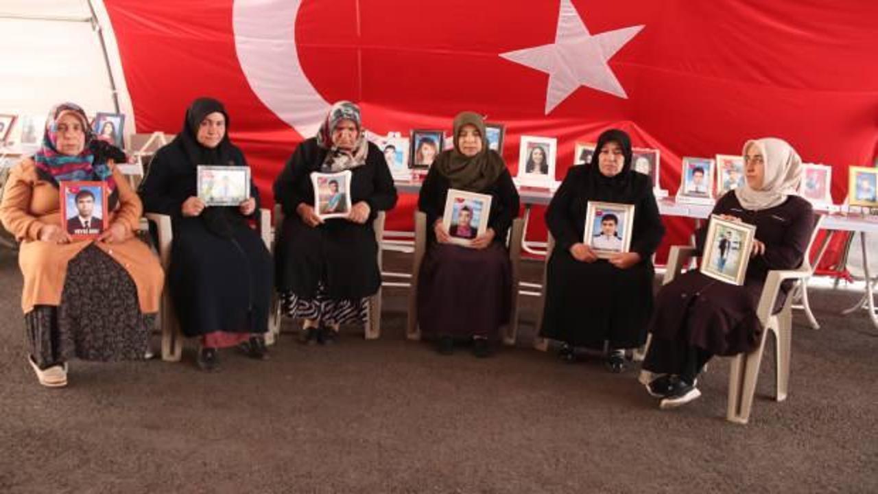 Annelerin nöbeti devam ediyo: Çocuklarımızı alana kadar buradan kalkmayacağız