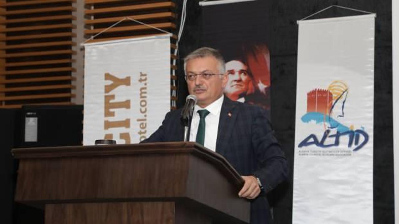 Antalya Valisi, depremzedelere kapılarını açan turizmcilere teşekkür etti