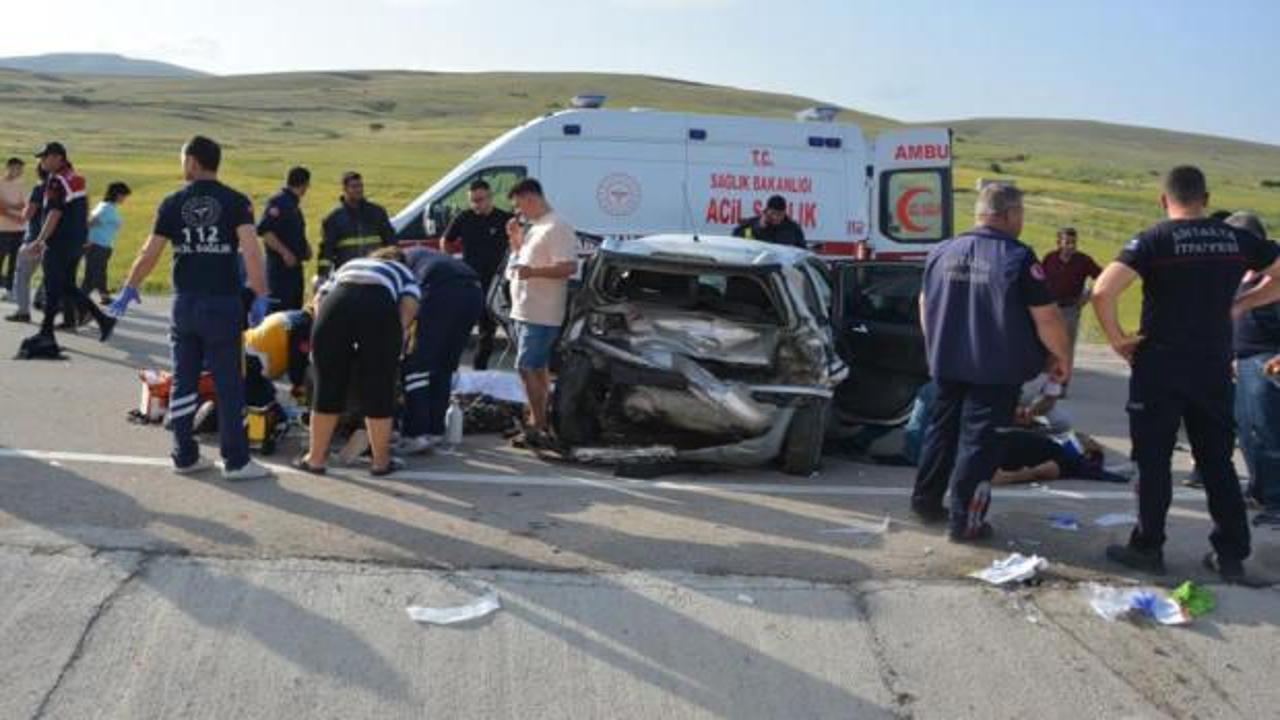 Antalya'da feci kaza: 3 ölü, 9 yaralı