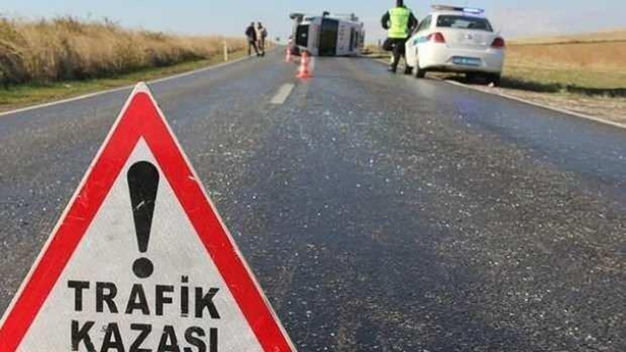 Antalya’da tur midibüsü devrildi: 1 ölü