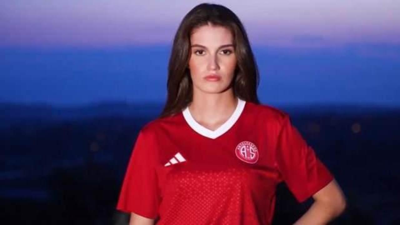 Antalyaspor, yeni sezon formasını tanıttı