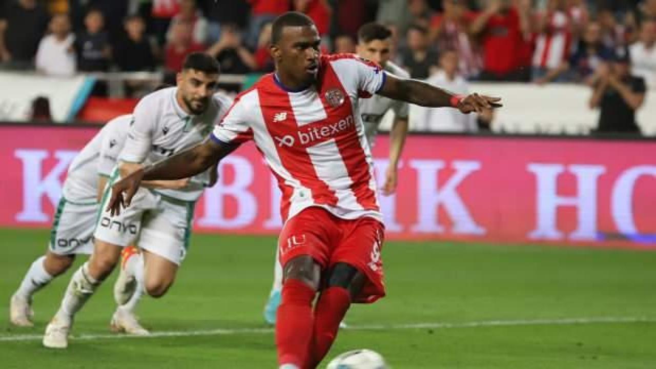 Antalyaspor'da Haji Wright, 3+1 yıllık sözleşmeye imza atacak