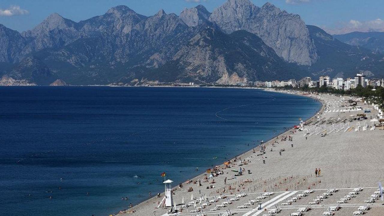 Antalya'ya altı ayda 7 milyon turist!