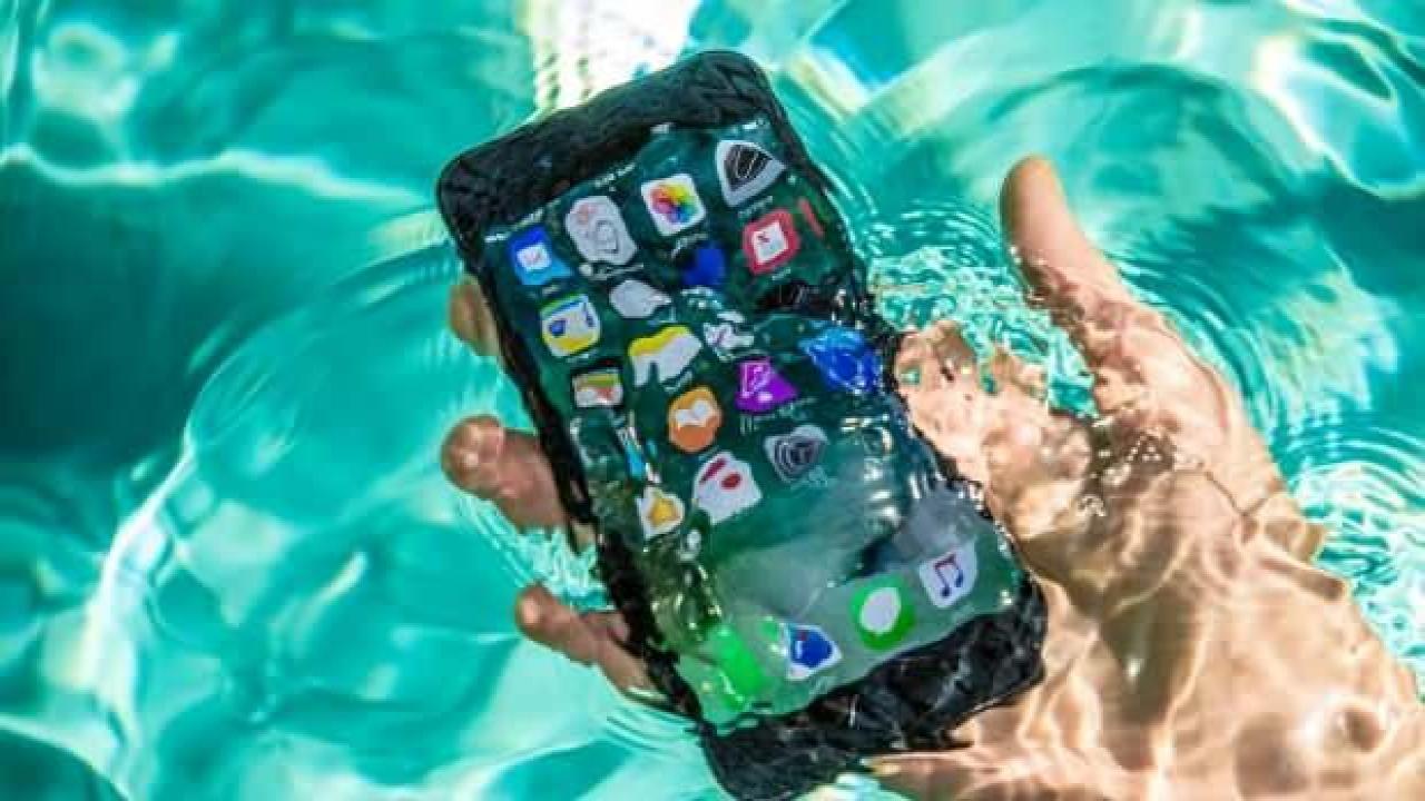 Apple'dan yeni patent: iPhone'lar artık yağmur altında sorunsuzca çalışabilecek
