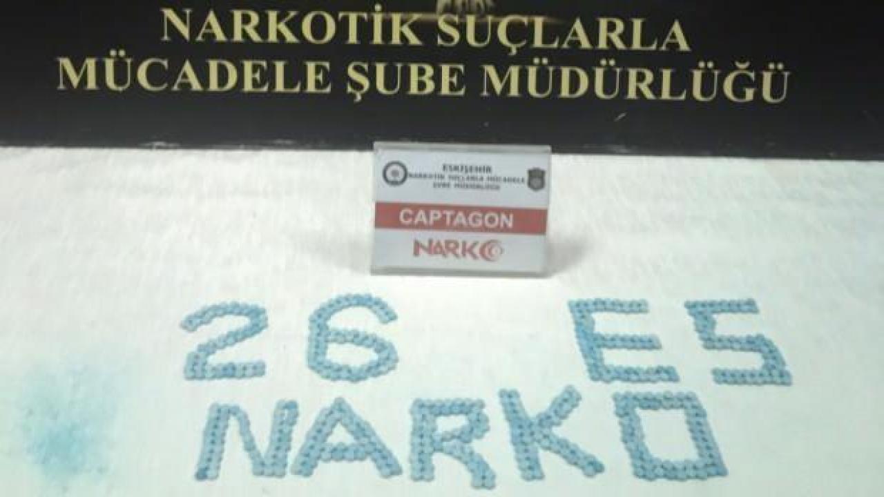 Aracında 500 uyuşturucu hapla yakalandı!