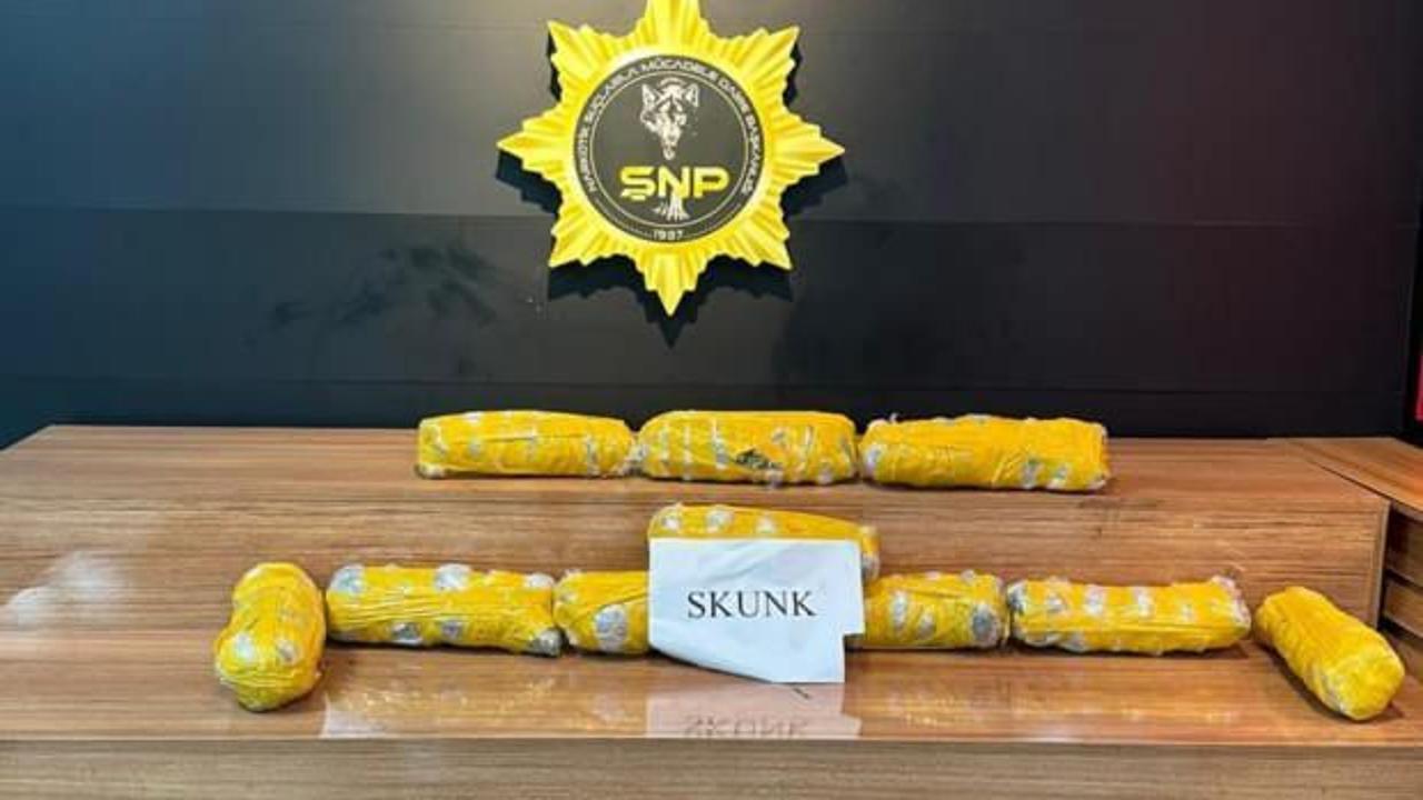 Araçtan 5 kilo 600 gram uyuşturucu çıktı
