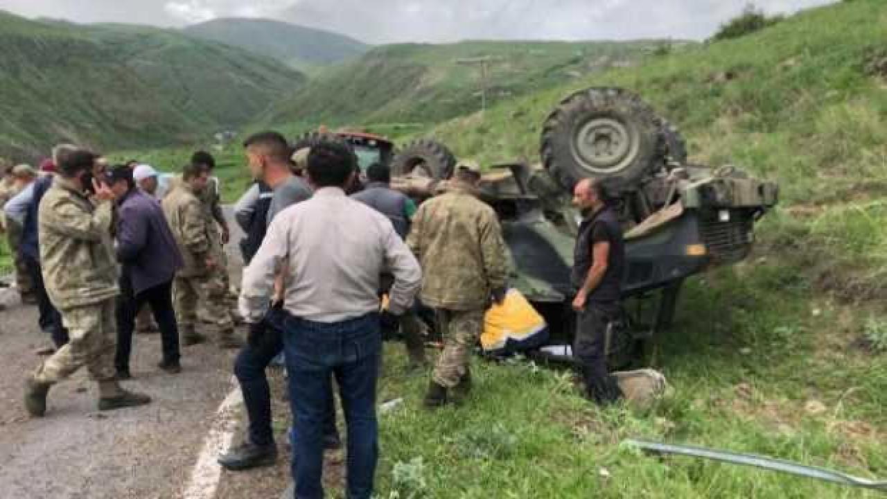 Ardahan'da askeri araç devrildi: 4 yaralı