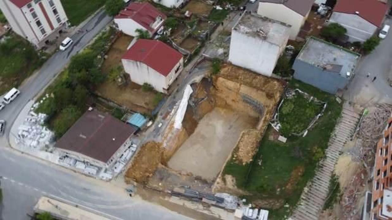 Arnavutköy'de yol çöktü! Bir bina boşaltıldı