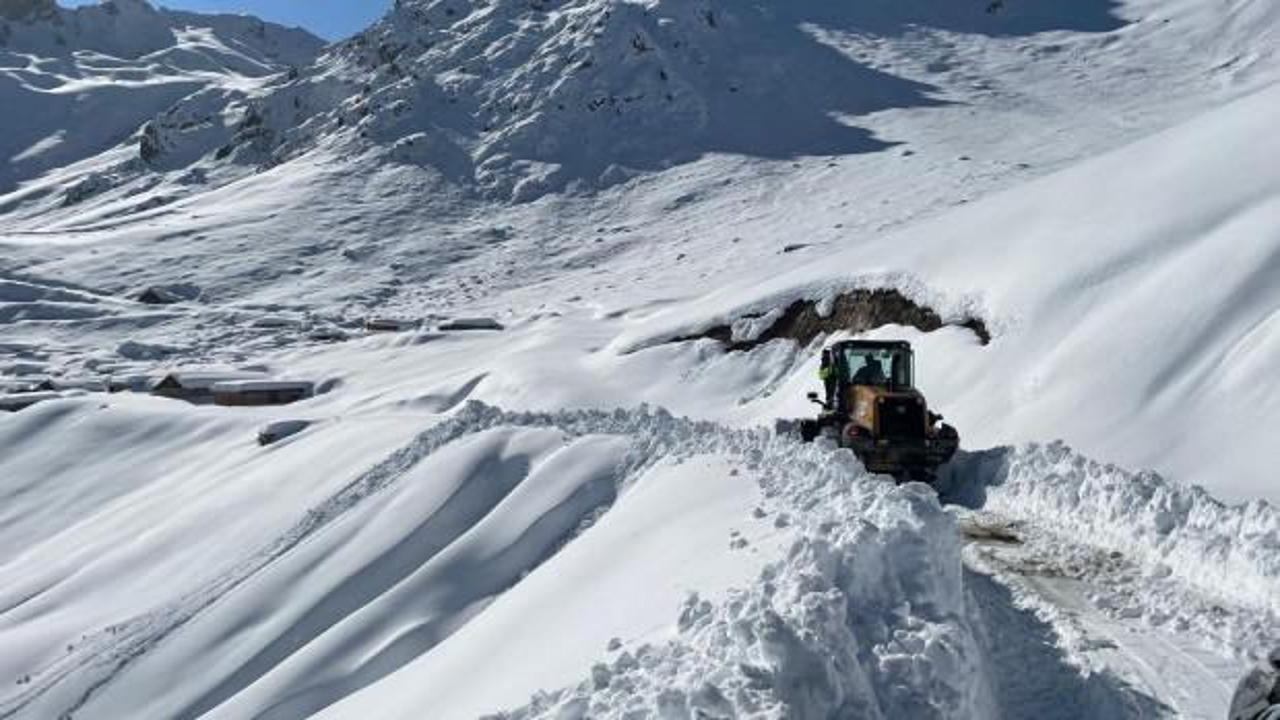 Artvin'de kar sebebiyle yaylada mahsur kalan 5 kişi kurtarıldı