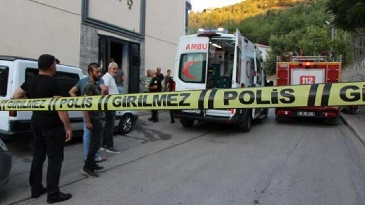 Asansör faciası! Sıkışınca hayatını kaybetti