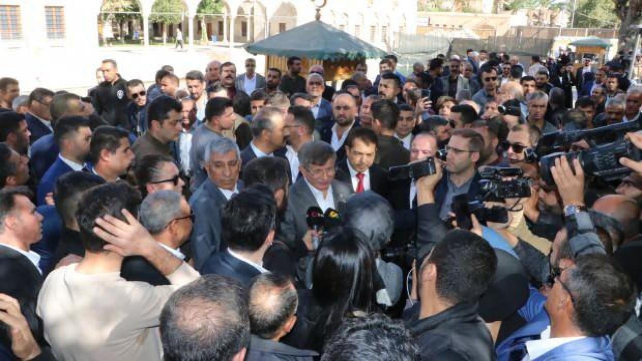 Asker babasından Davutoğlu’na tepki! Cevap veremedi